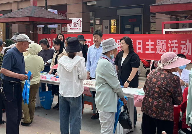 图为法律援助站2